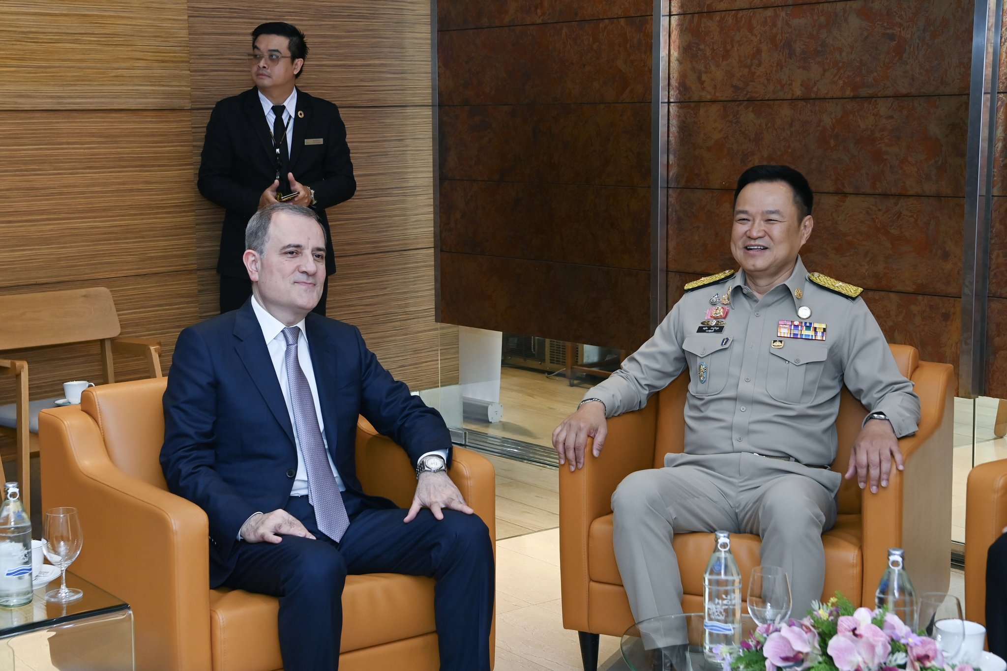 Ceyhun Bayramov Tailandın Baş naziri ilə görüşüb