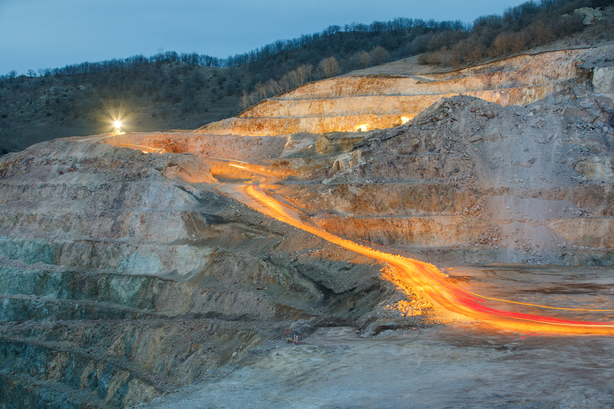 Prezidentdən yeni fərman: Bir sıra yataqlar "AzerGold"un istifadəsinə verilib