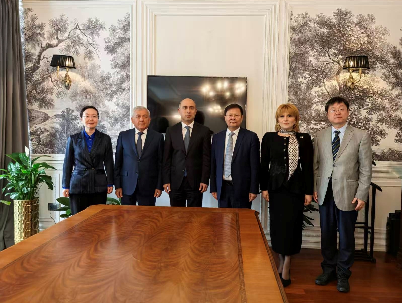 Emin Əmrullayev Pekin Kimya Texnologiya Universitetinin rektoru ilə görüşüb