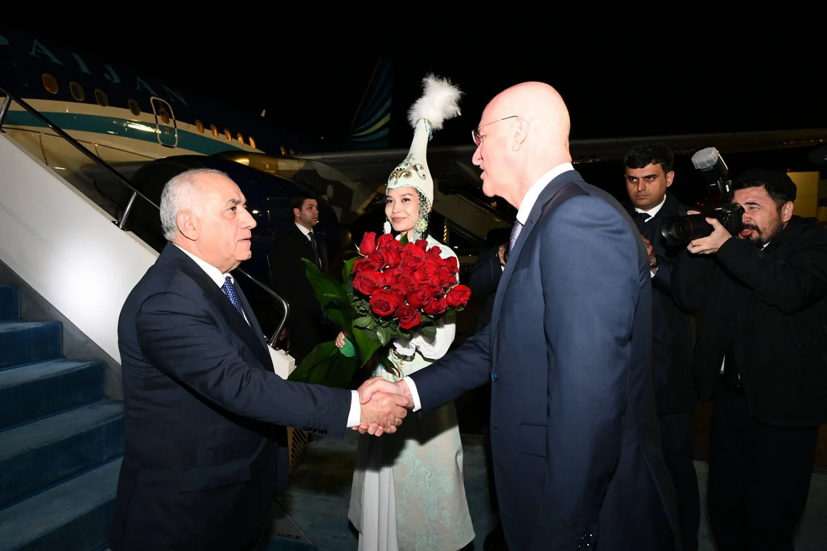 Əli Əsədov Qazaxıstana işgüzar səfər edib