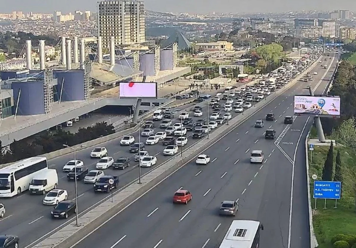 Hazırda Bakıda sıxlıq müşahidə olunan yollar açıqlanıb