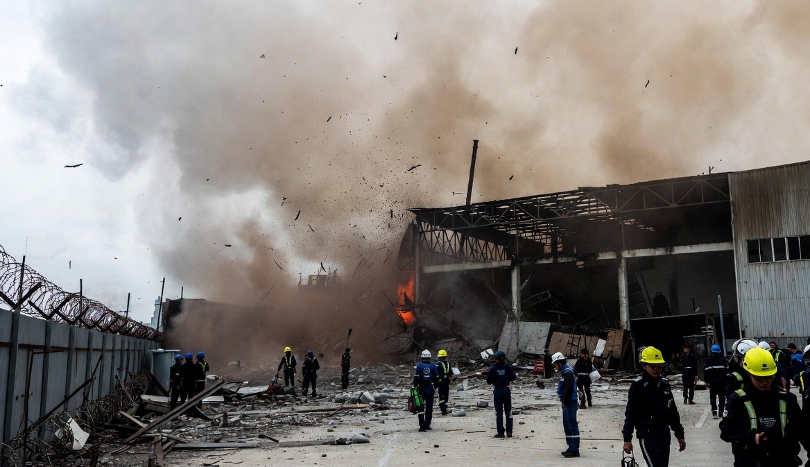 Hindistanda fabrikdə partlayış zamanı 13 nəfər həlak olub