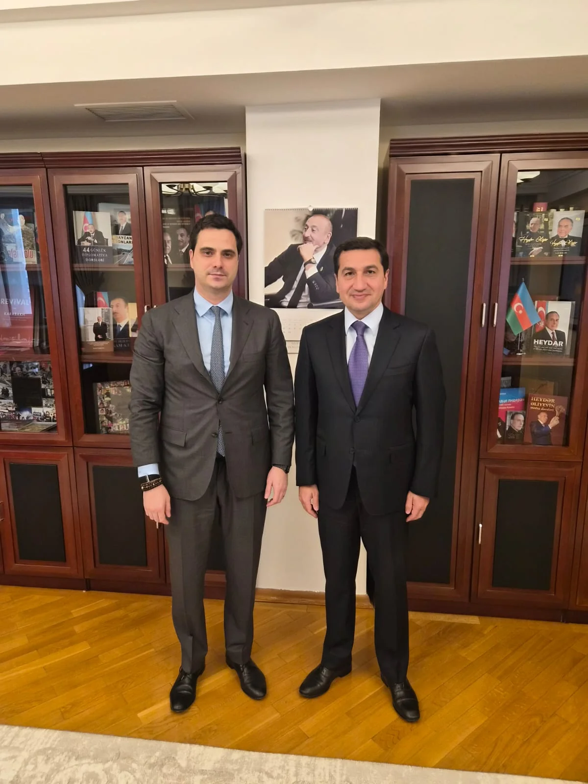 Hikmət Hacıyev Slovakiya səfiri ilə ikitərəfli münasibətləri müzakirə edib