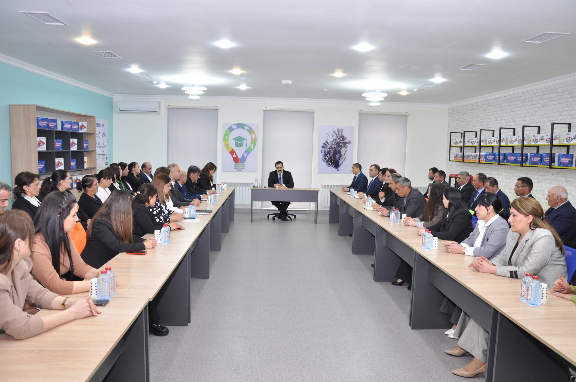 Elm və təhsil nazirinin müavini Şamaxıda müəllim və valideynlərlə görüşüb