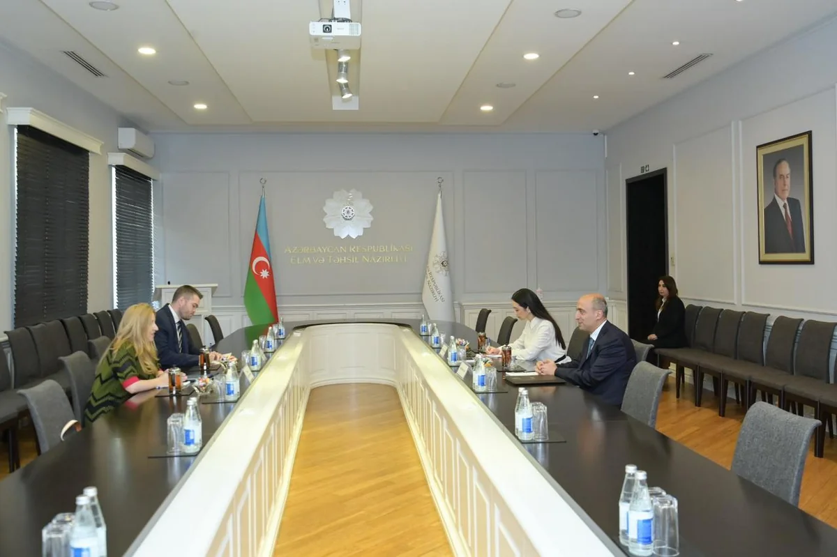 Yunanıstan və Azərbaycan təhsil sahəsində əməkdaşlığı müzakirə ediblər