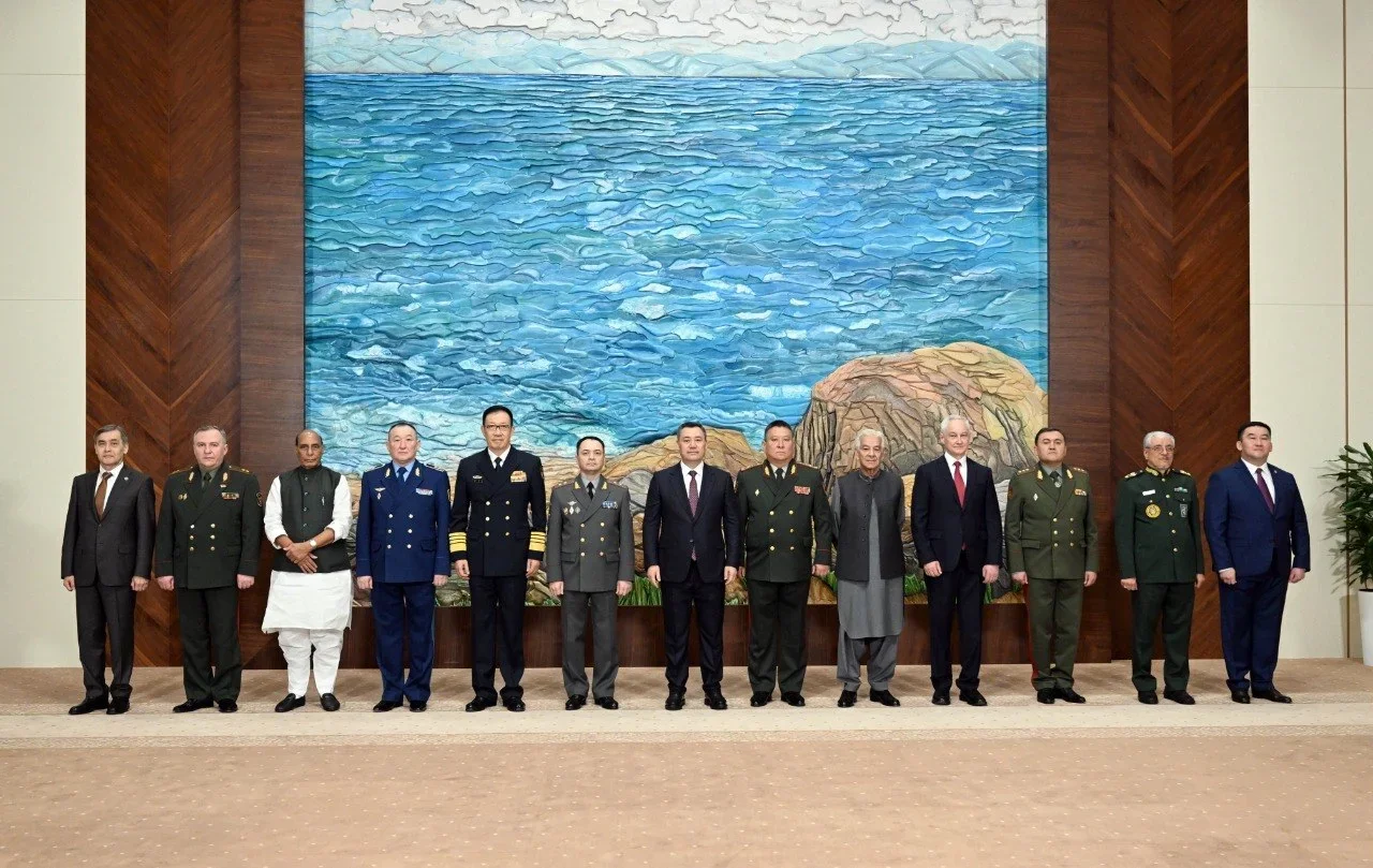 Sadır Japarov ŞƏT müdafiə nazirləri ilə görüşüb