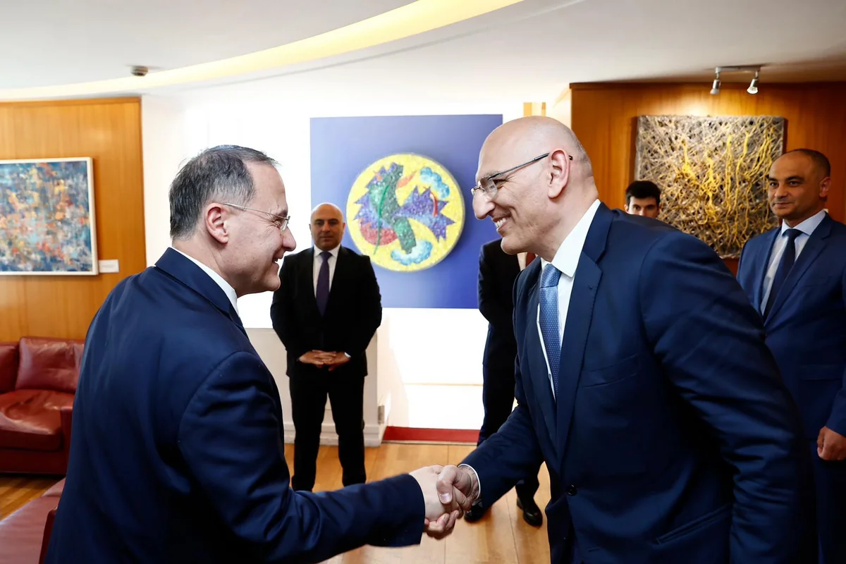 Elçin Əmirbəyov və İtaliyanın XİN rəhbərinin müavini ilə görüşüb