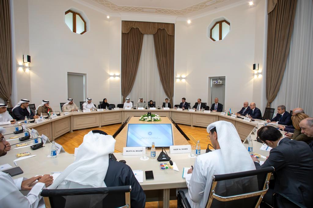 Azərbaycan və BƏƏ arasında enerji əlaqələrinin inkişafı müzakirə edilib