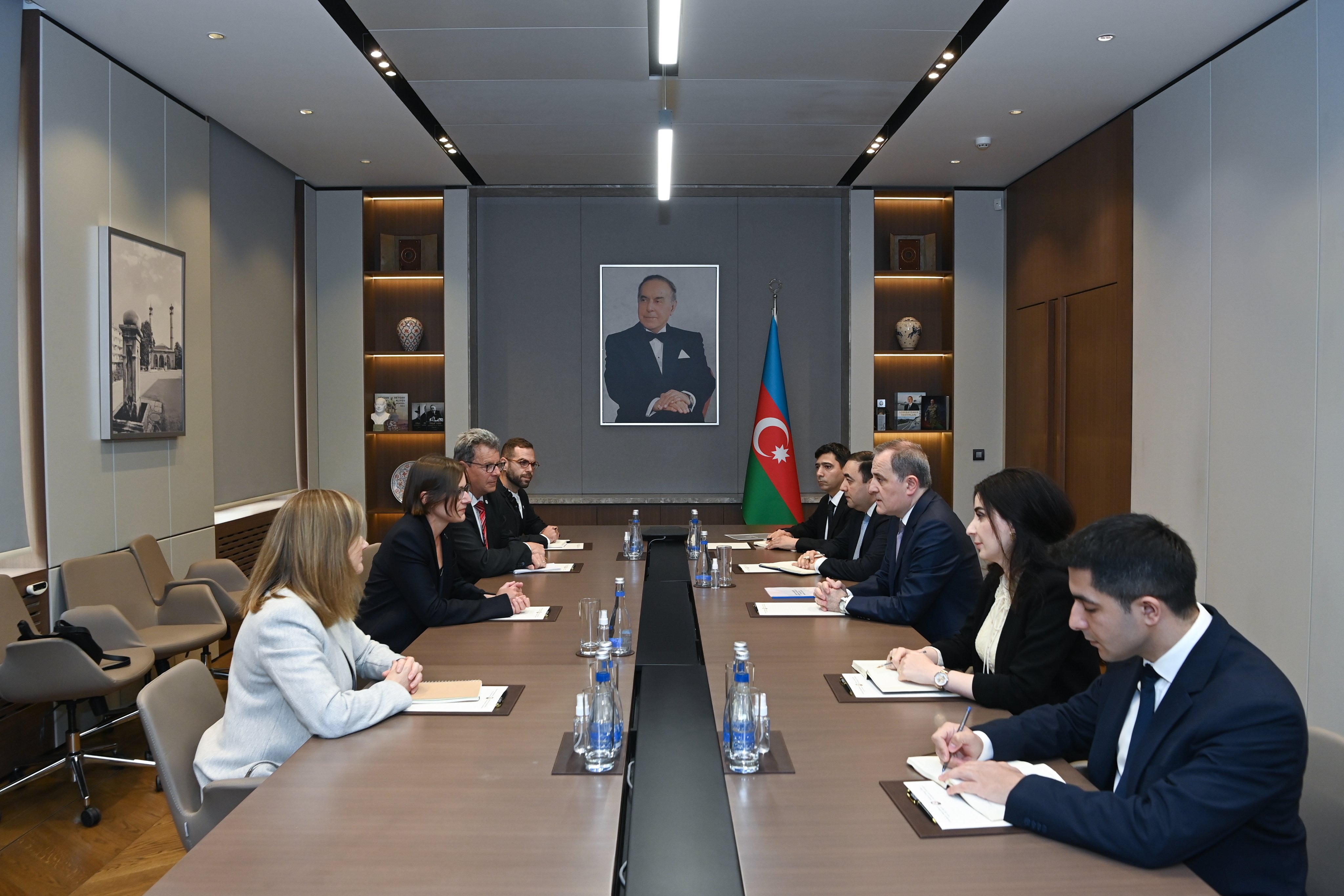 Ceyhun Bayramov Beynəlxalq Qırmızı Xaç Komitəsinin prezidenti ilə danışıqlar aparıb