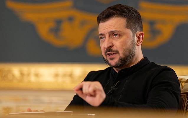 Zelenski müqaviləli xidmət sistemini gücləndirməyi hədəfləyir