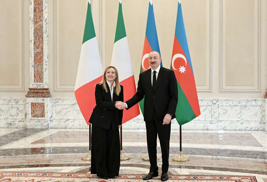 İlham Əliyevin Ciorcia Meloni ilə təkbətək görüşü keçirilir