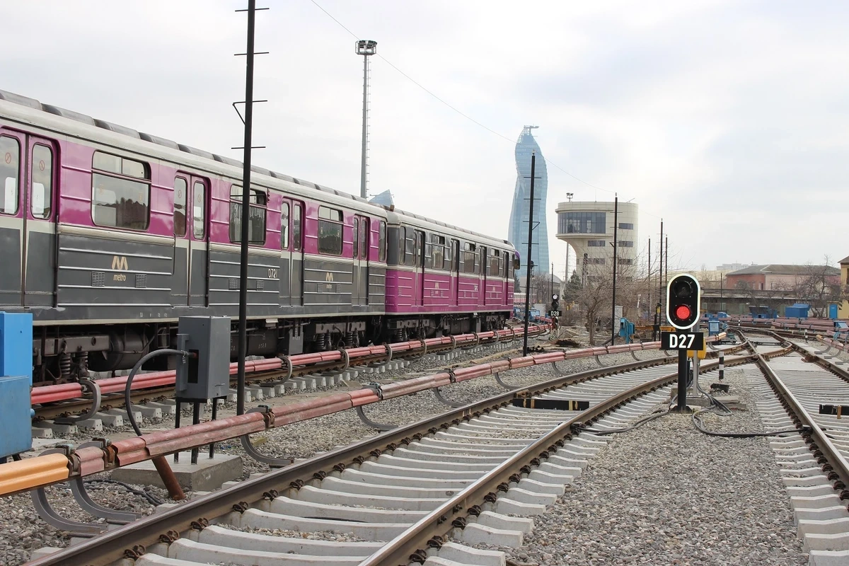 Bakı Metropolitenində aprel ayında sərnişin daşınması 20 milyonu ötüb