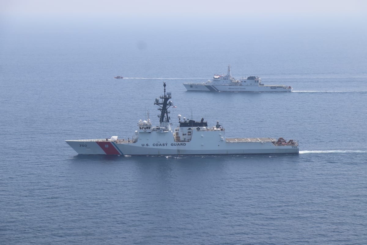 ABŞ narkotik daşıyan gəmiyə zərbə endirib, 3 nəfər ölüb