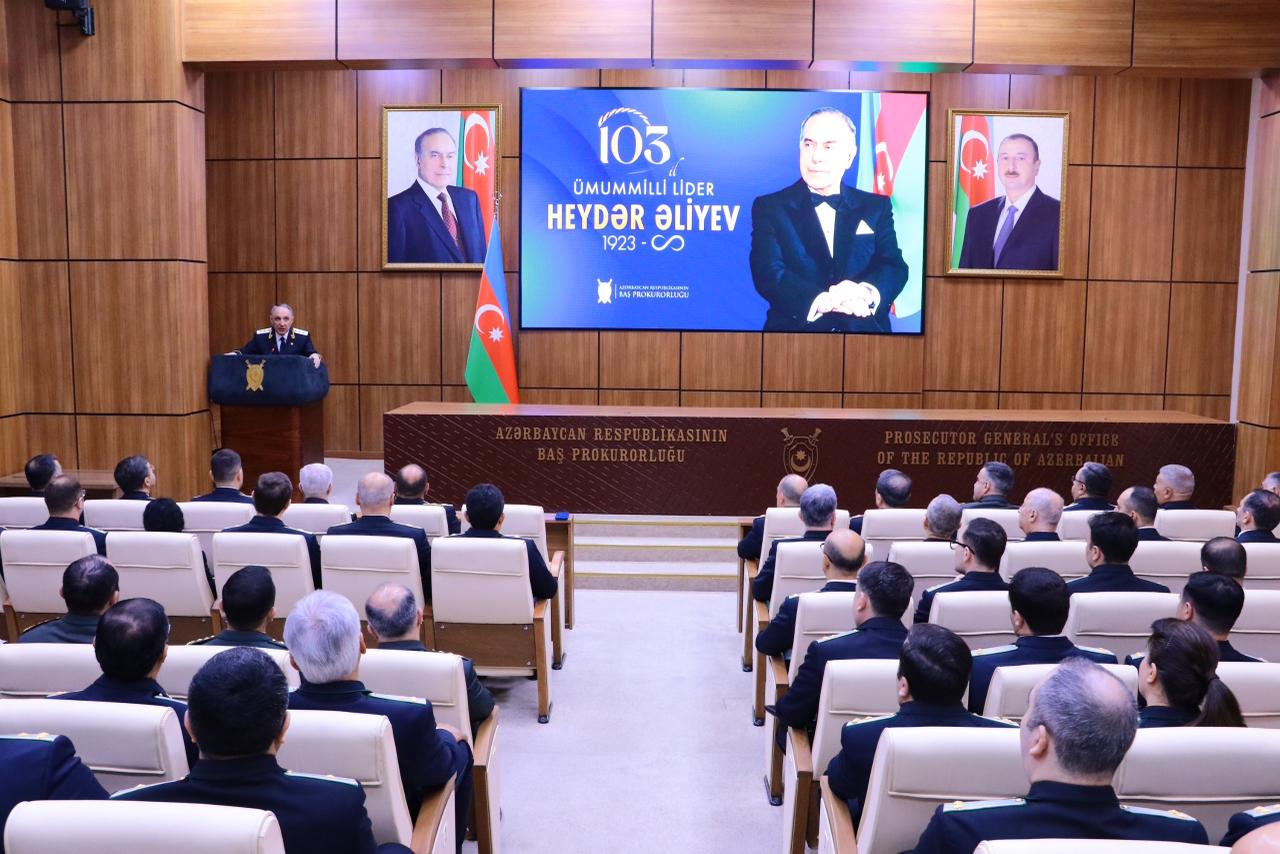 Baş Prokurorluqda Ulu Öndər Heydər Əliyevin anadan olmasının 103-cü ildönümü ilə bağlı tədbir keçirilib