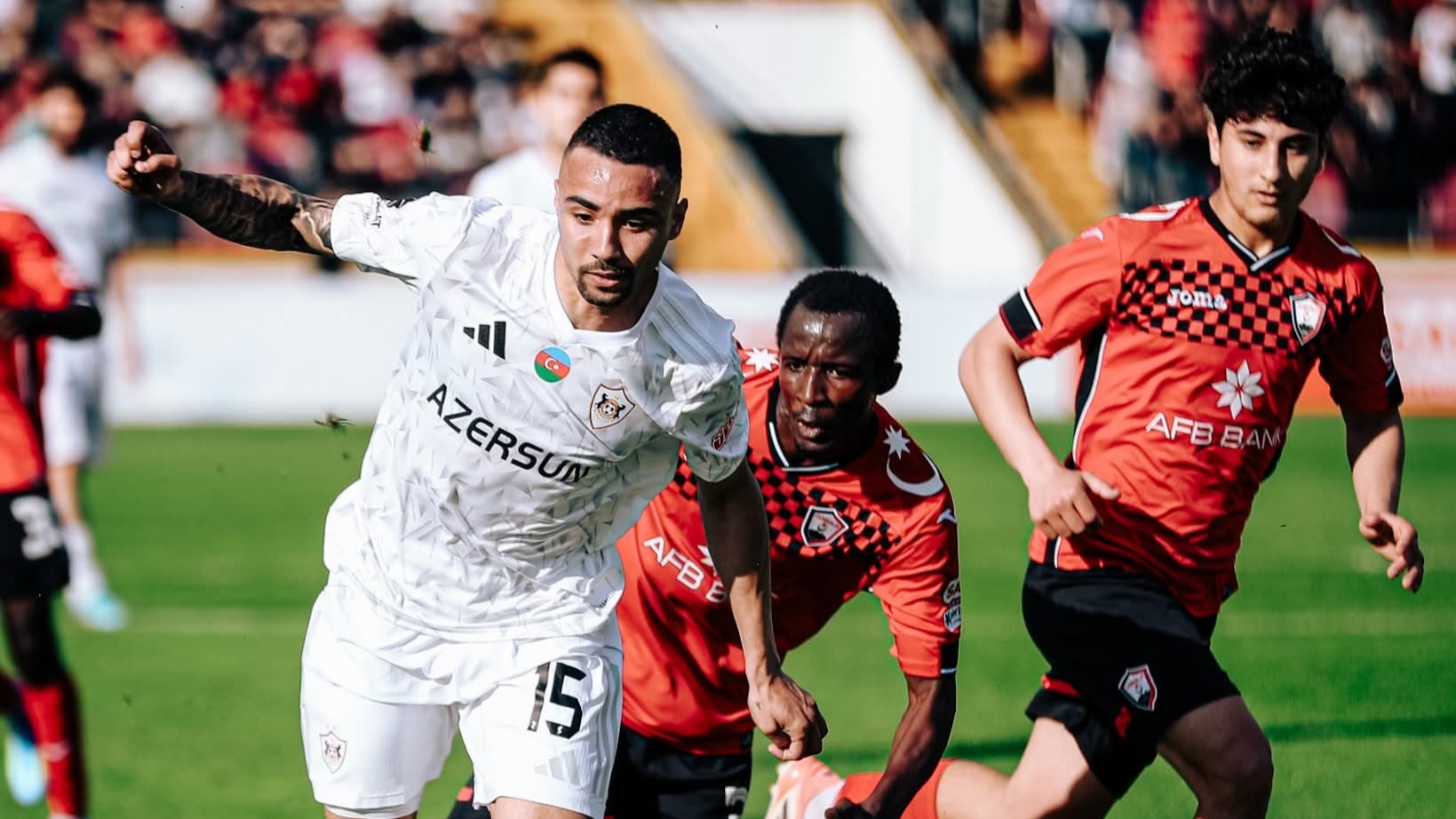 Premyer Liqa: "Qarabağ" "Qəbələ" ilə heç-heçə etdi 