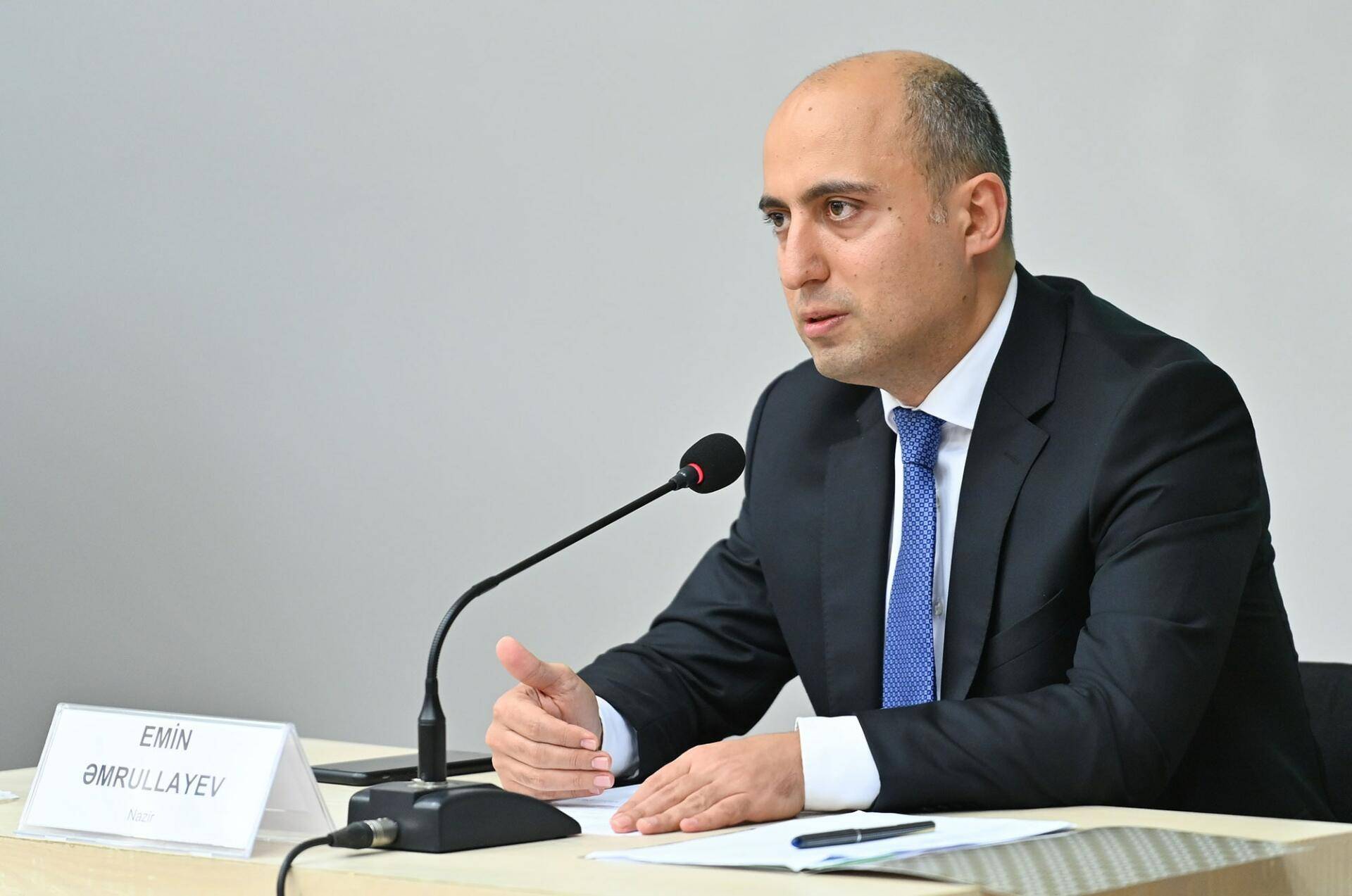 Emin Əmrullayev: Azərbaycanda məktəblərin 90 %-i təmir olunub və ya yenidən tikilib