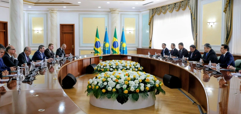 Qazaxıstan və Braziliya xarici işlər nazirləri Astanada danışıqlar aparıblar