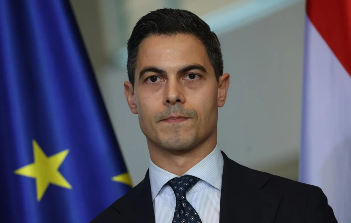 Niderlandın baş naziri xəstəxanaya yerləşdirilib