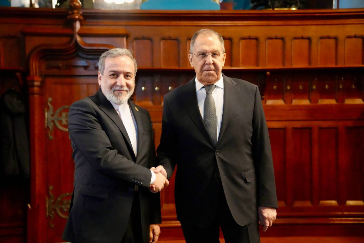 Əraqçi və Lavrov İran ilə ABŞ arasındakı nüvə danışıqlarını müzakirə ediblər