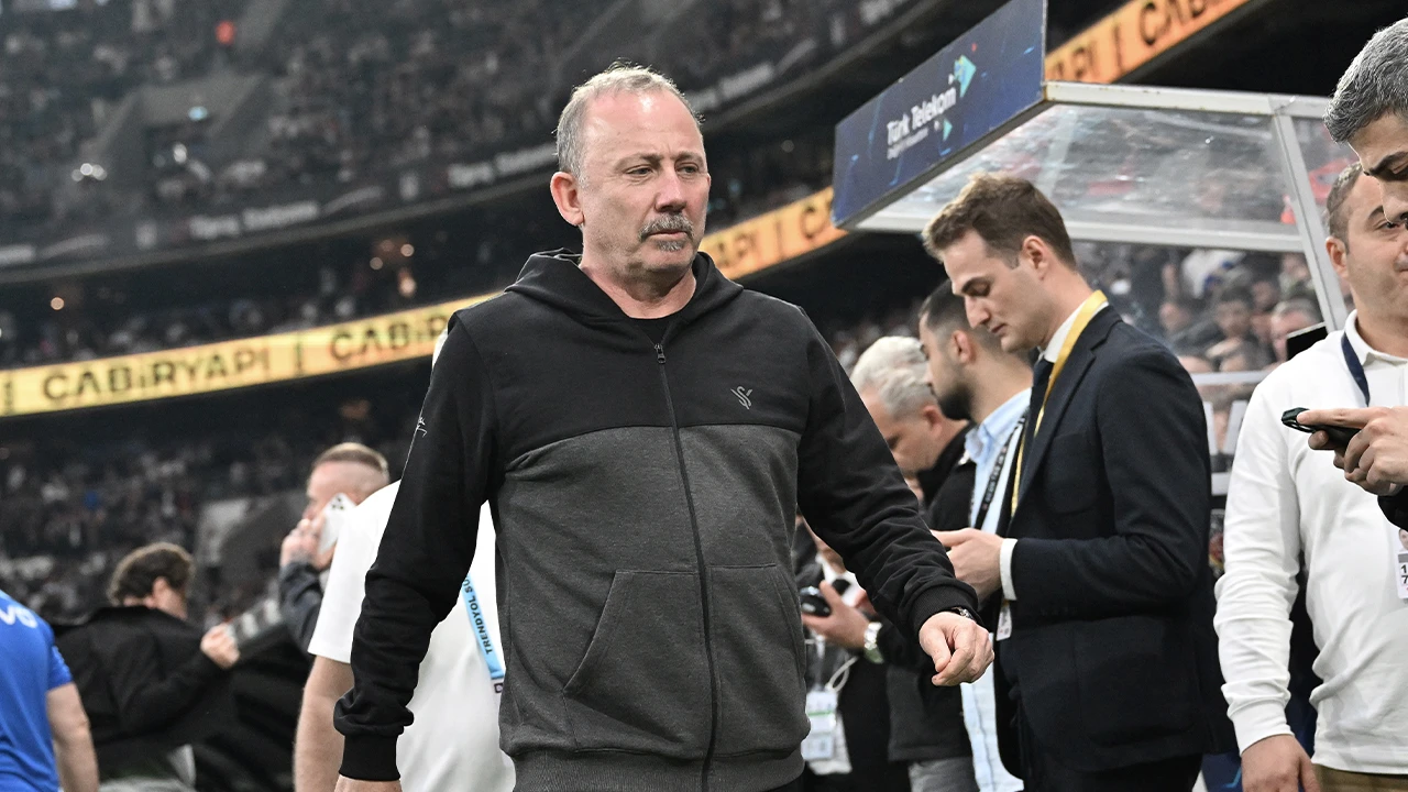 "Beşiktaş" Sərgən Yalçınla yollarını ayırdı 