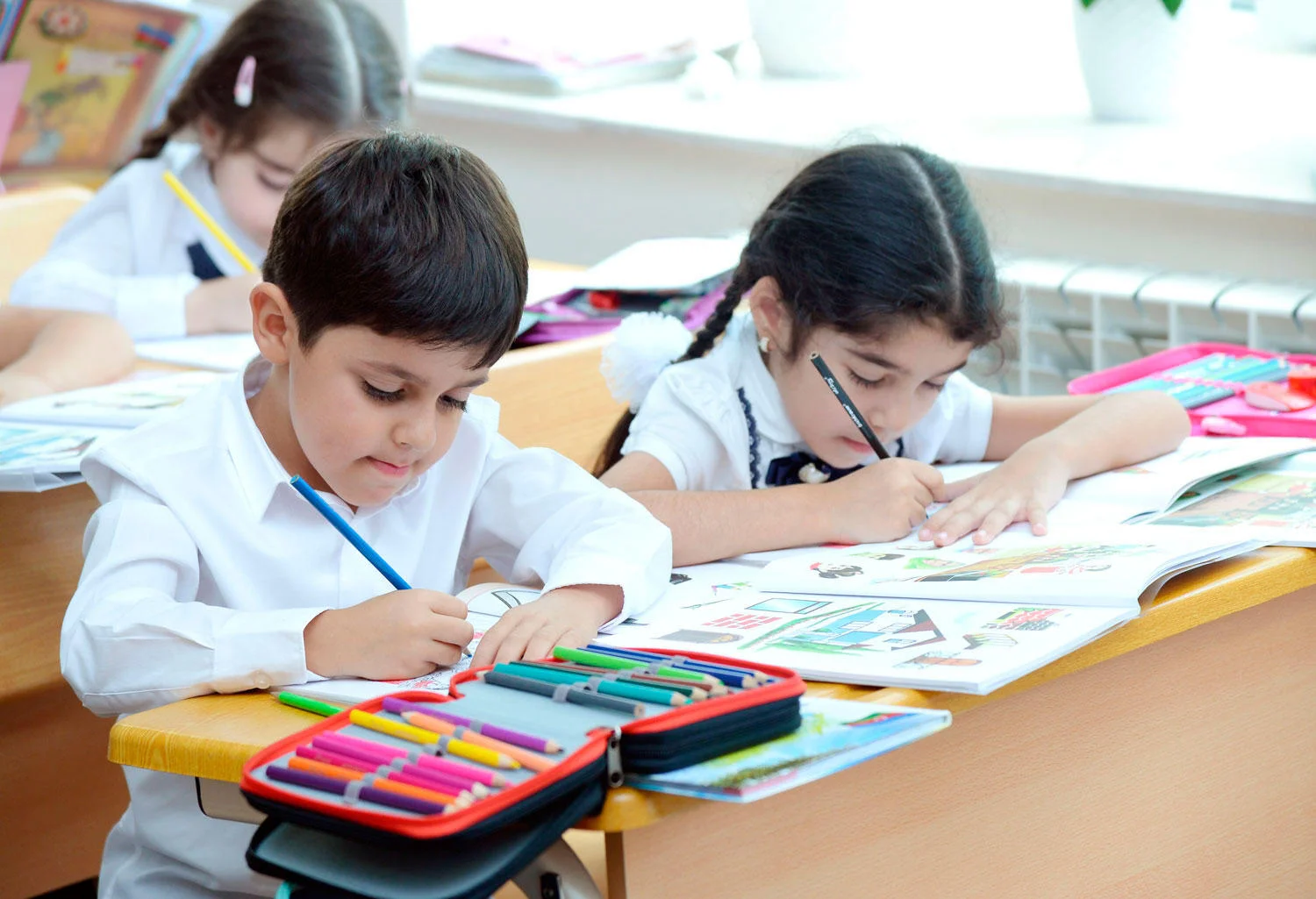 I sinif üzrə məktəblərdə boş qalan yerlərə qəbul başlayır