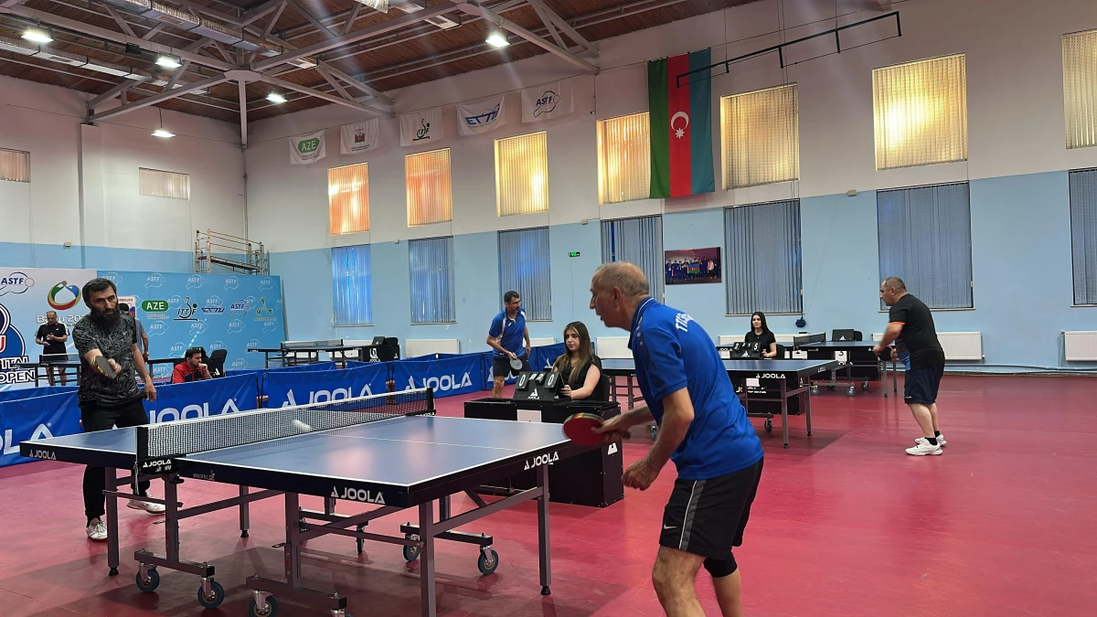 Veteran stolüstü tennisçilərin Azərbaycan çempionatı keçirilib