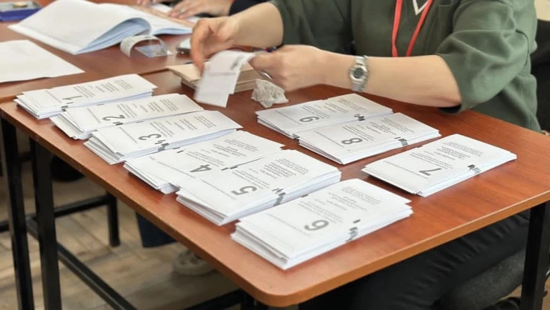 Ermənistanda seçici fəallığı 59 faizə yaxın olub