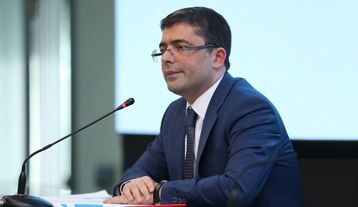 Əhməd İsmayılov: Erkən yaşda sosial şəbəkədən nəzarətsiz istifadə ciddi problemlərə yol aça bilər