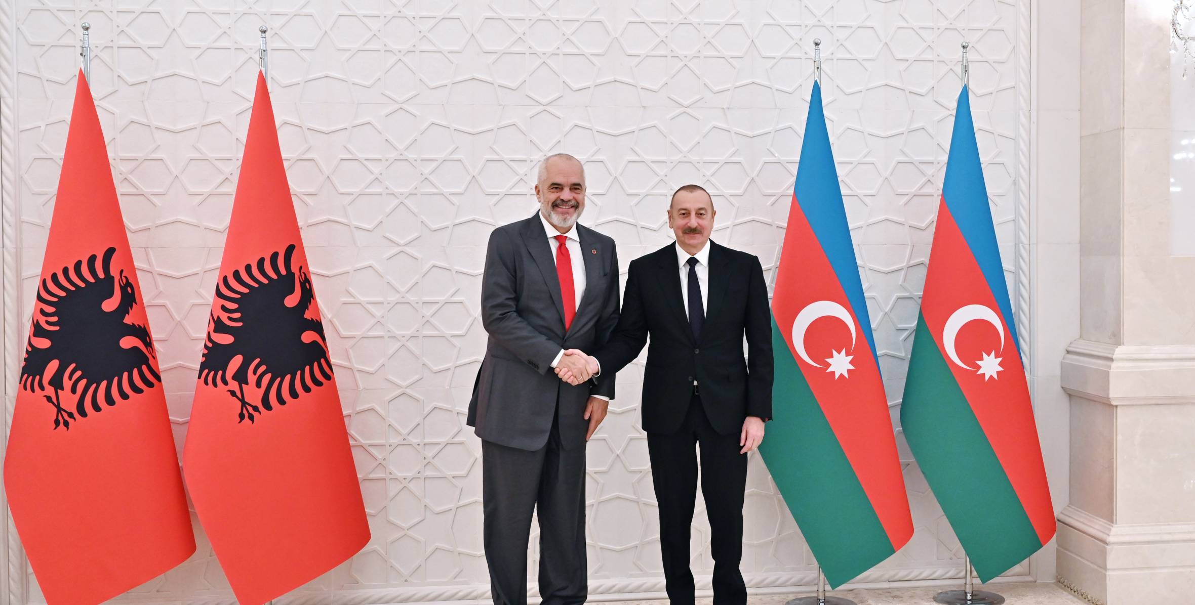 Albaniyanın Baş naziri İlham Əliyevi təbrik edib