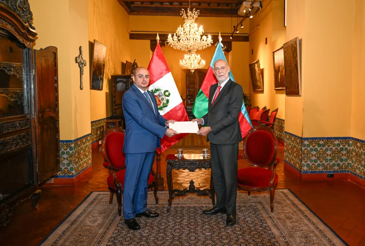 Azərbaycan səfiri etimadnaməsinin surətini Perunun XİN rəsmisinə təqdim edib