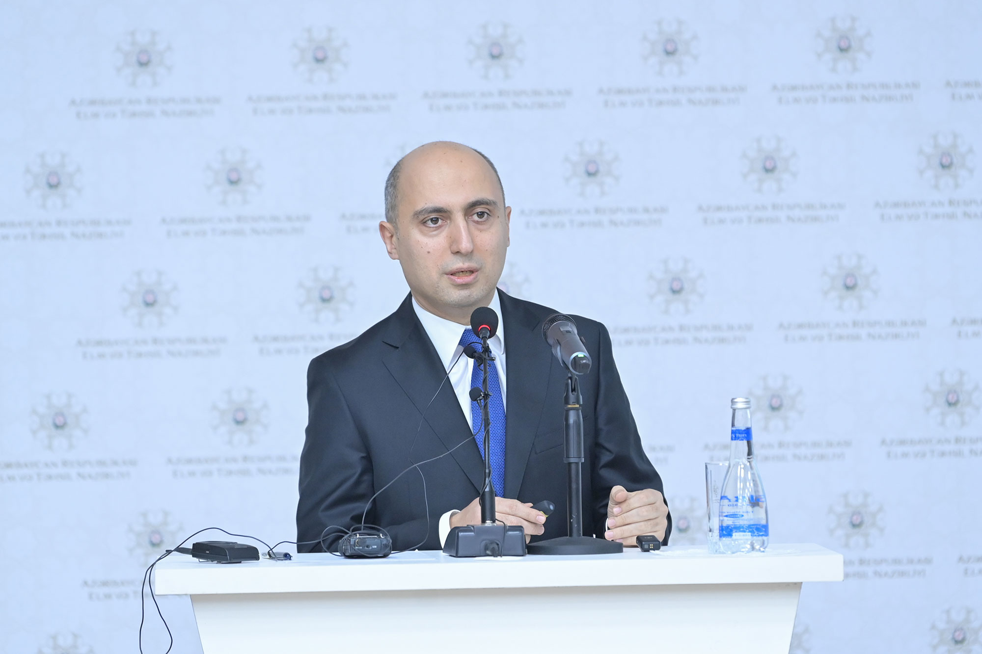 Elm və təhsil naziri məzunları təbrik edib