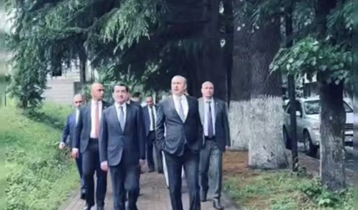 Hikmət Hacıyevin Ermənistan səfərindən görüntülər - VİDEO