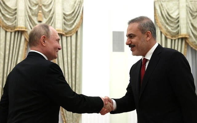 Putin Kazanda Hakan Fidanla görüşəcək