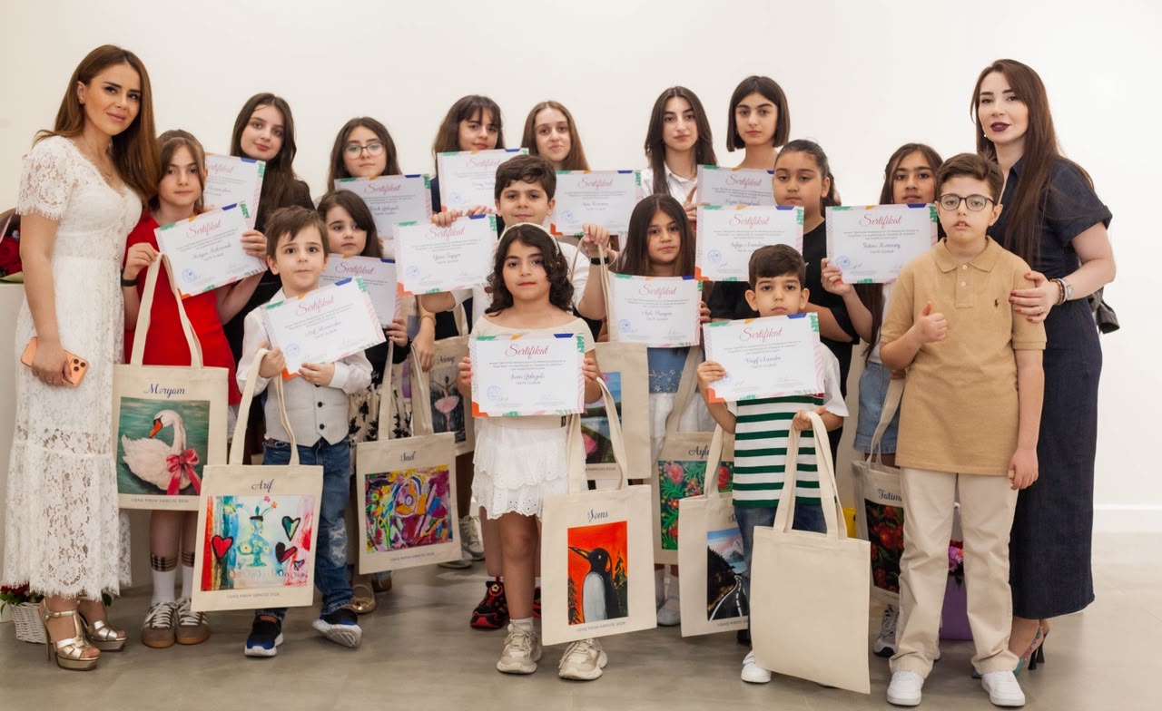 “İstedadın ilk addımları” sərgisi balaca rəssamların yaradıcılıq dünyasını təqdim edib