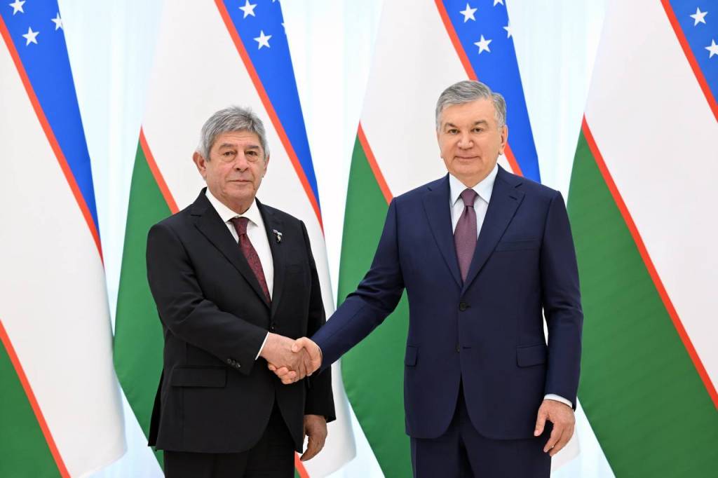 Özbəkistan Prezidenti Azərbaycan səfirini qəbul edib