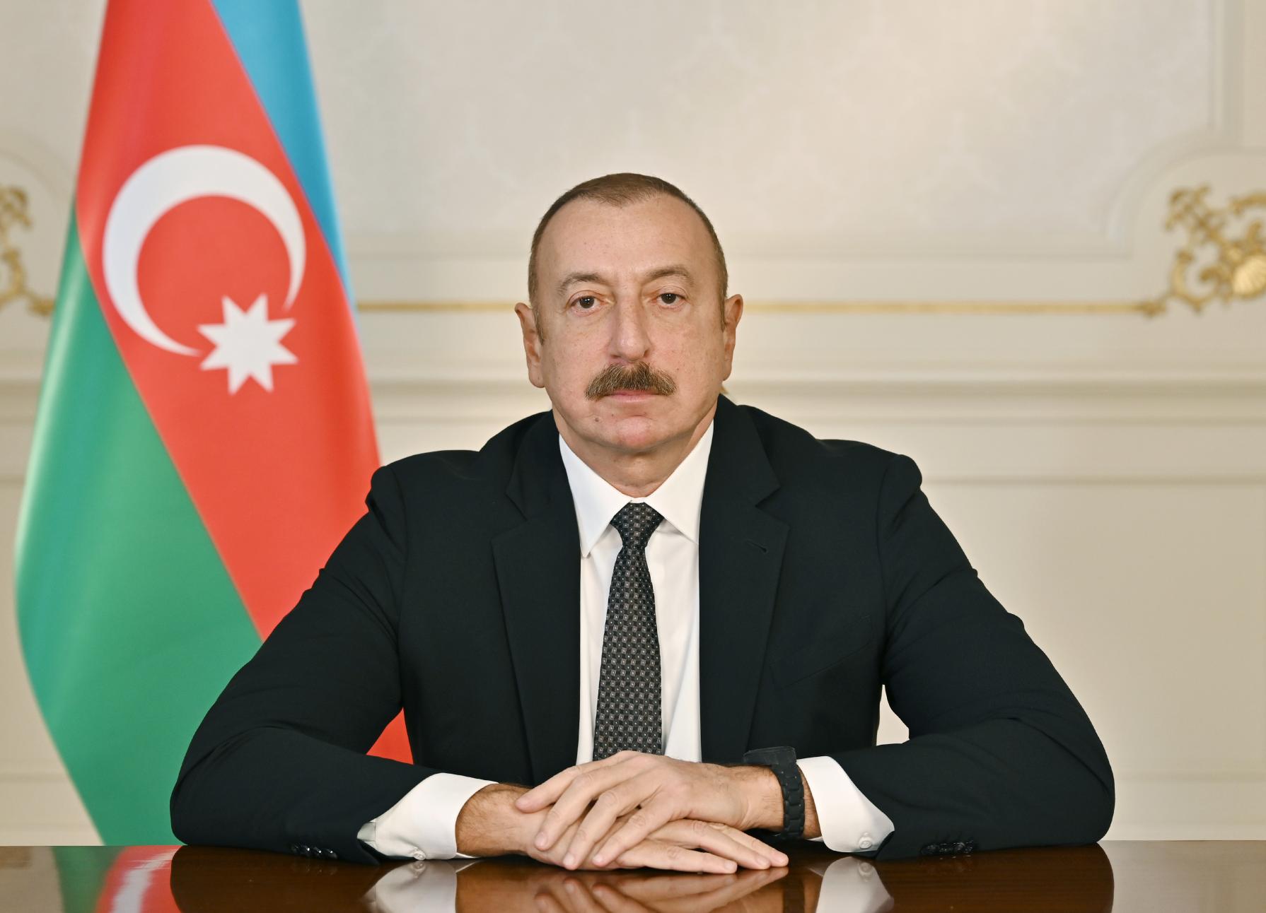 İlham Əliyev dövlət qulluqçularını təltif edib - SİYAHI