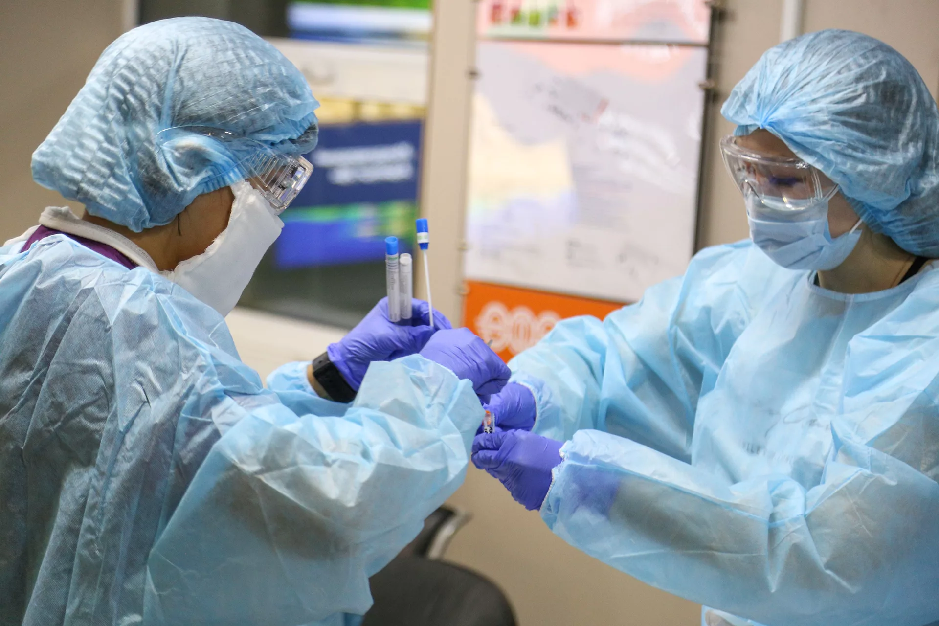 Fransada ilk Ebola yoluxması qeydə alınıb