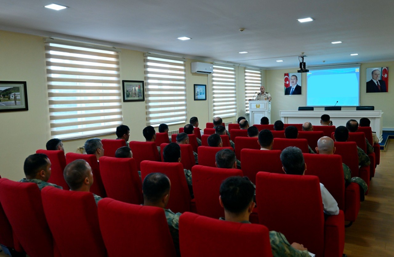 Hərbi Polis İdarəsində qoşun xidmətinin təşkilinə dair seminar keçirilib