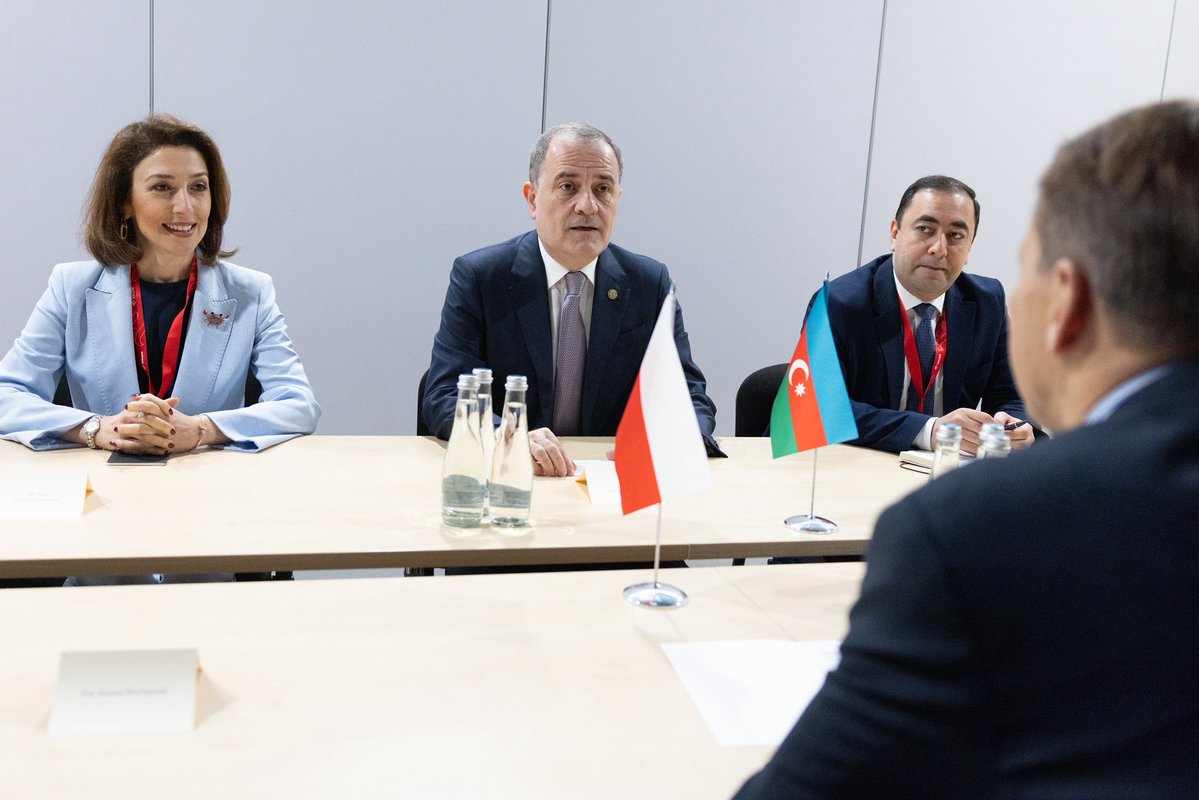 Azərbaycan və Polşa XİN-ləri ikitərəfli əməkdaşlığın perspektivlərini müzakirə ediblər