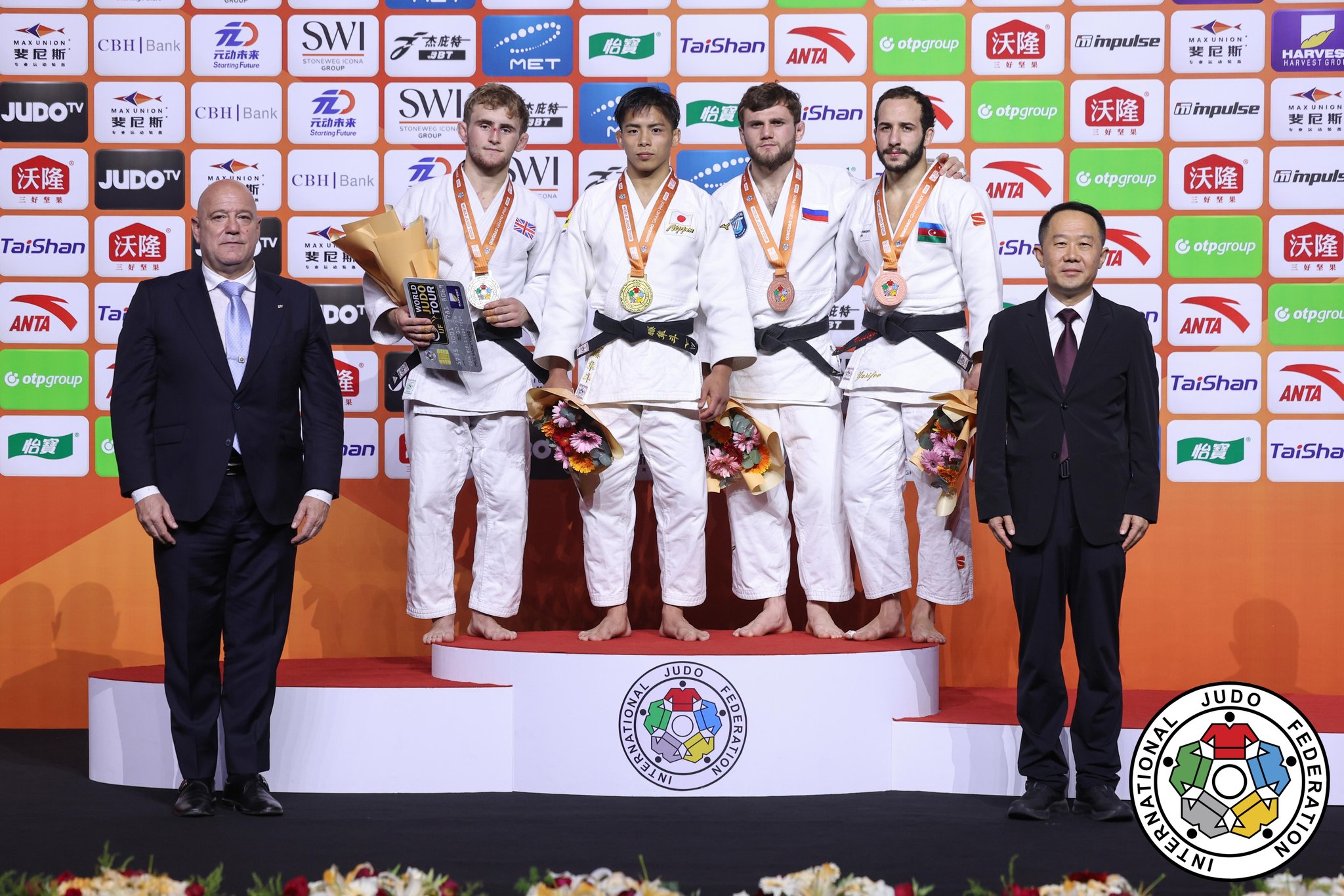 Rəşad Nəbiyev Əhməd Yusifovu bürünc medal münasibətilə təbrik edib