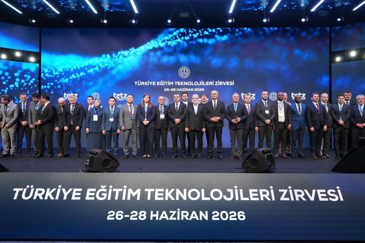 Elm və təhsil nazirinin müavini Türkiyə Təhsil Texnologiyaları Zirvəsi və Sərgisində çıxış edib