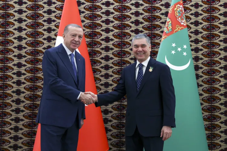 Ərdoğan və Berdiməhəmmədov telefon danışığı aparıb