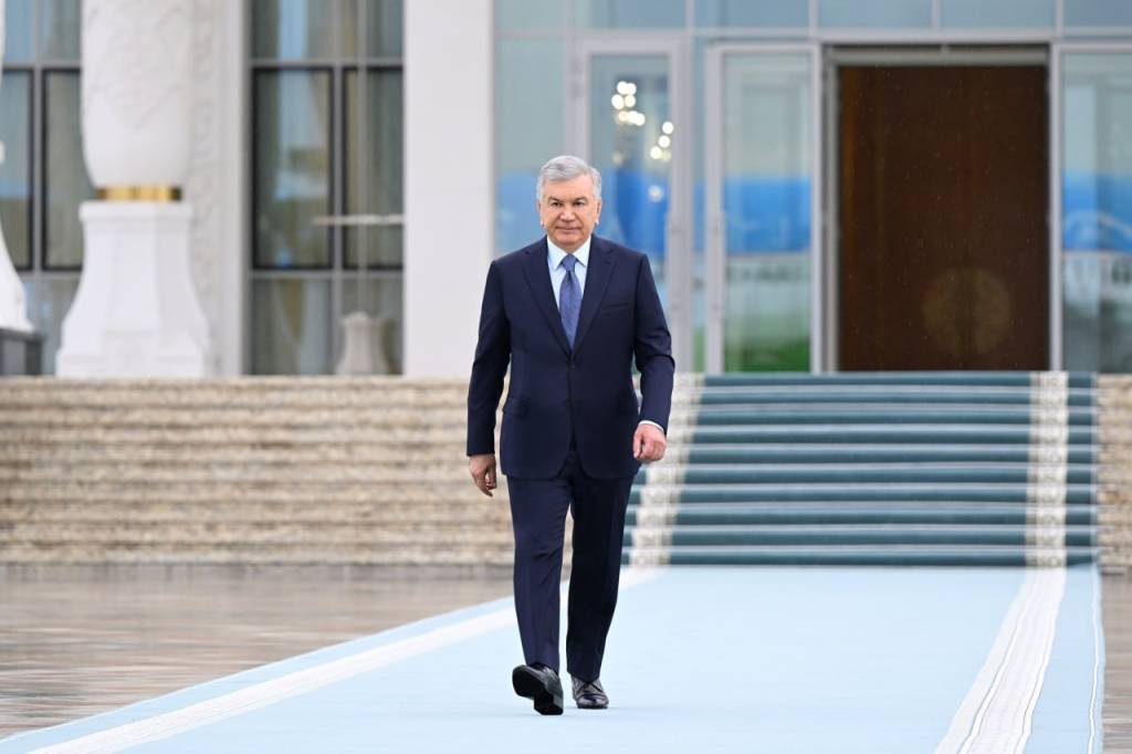 Özbəkistan prezidenti Gürcüstana yola düşüb