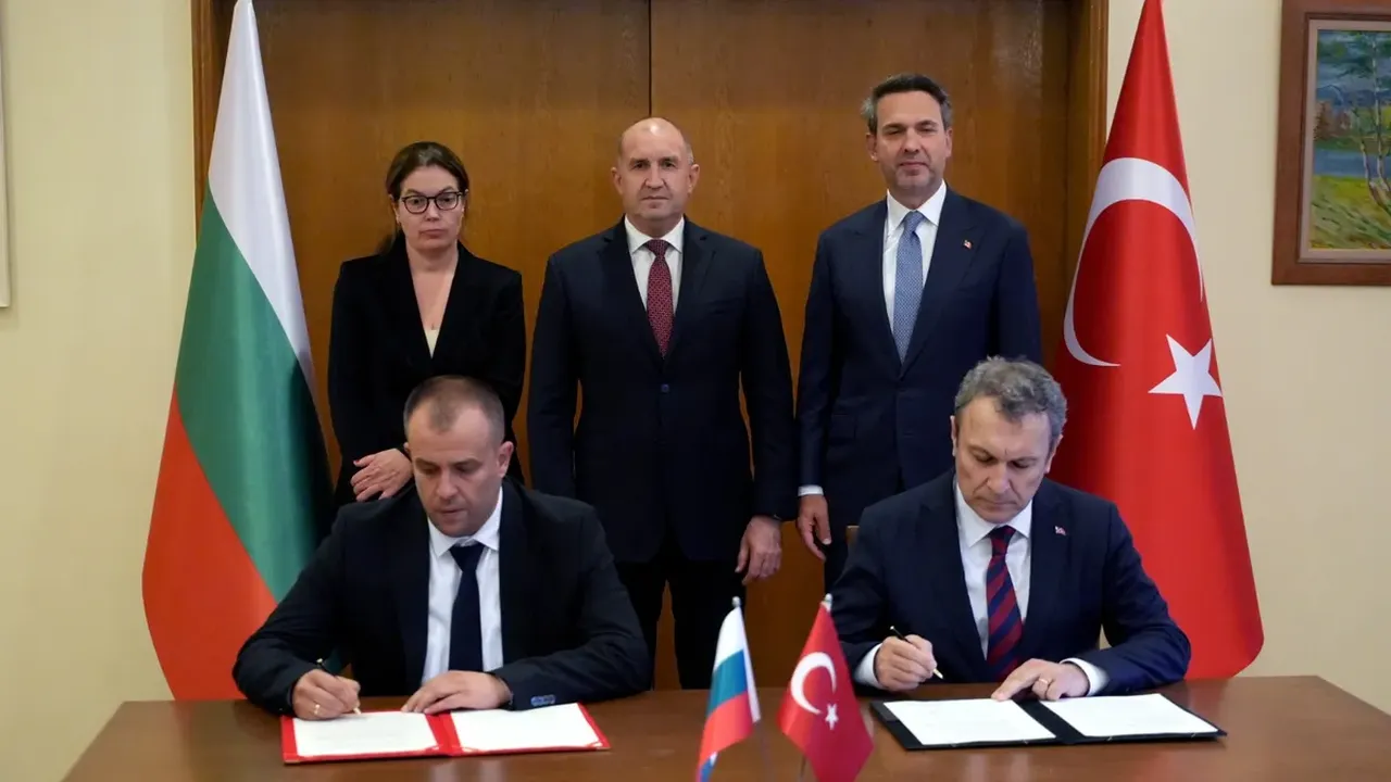Bolqarıstan və Türkiyə mayeləşdirilmiş təbii qaz təchizatı müqaviləsini 15 ay müddətinə dondurub