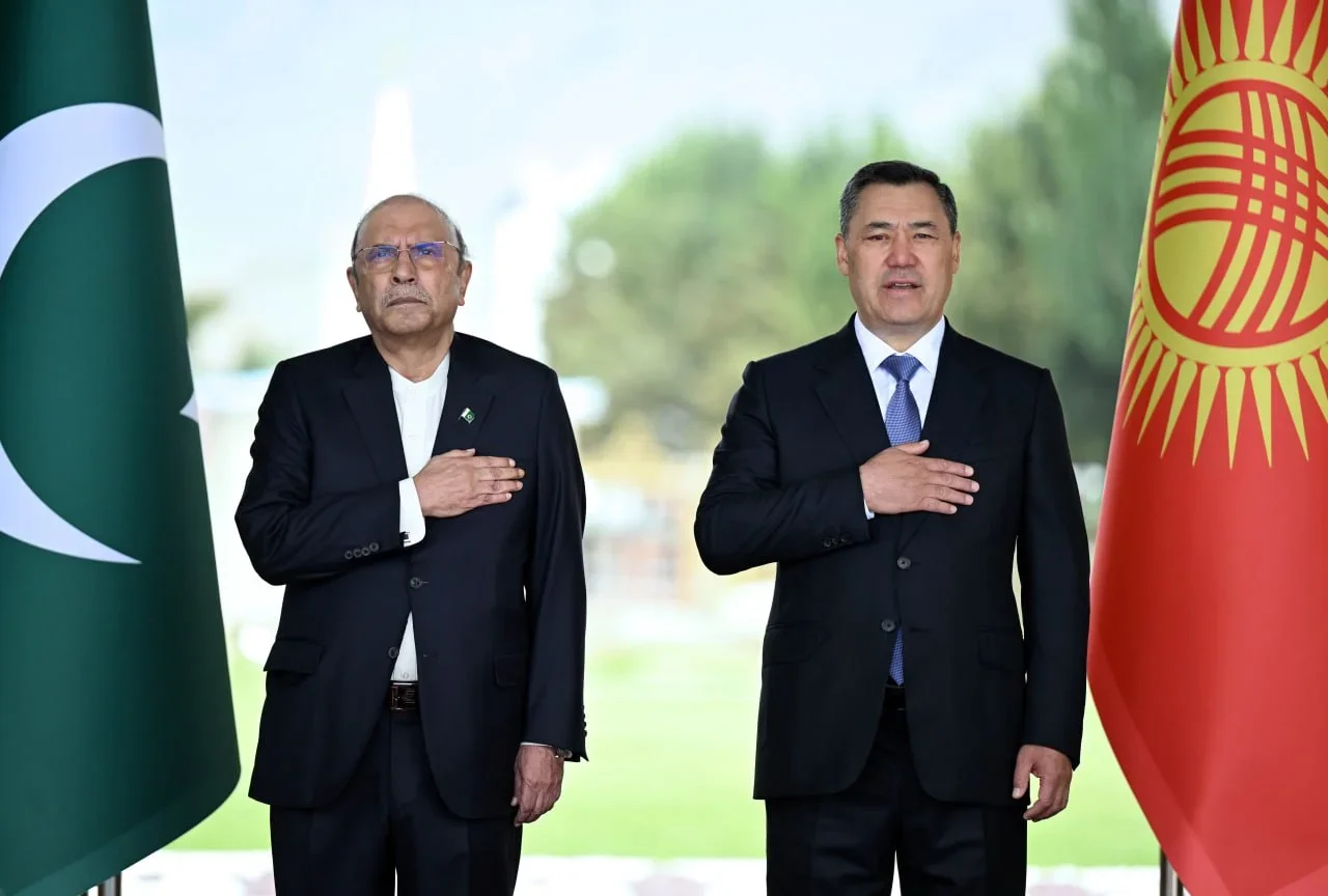  Pakistan Prezidenti Qırğızıstana səfər edib