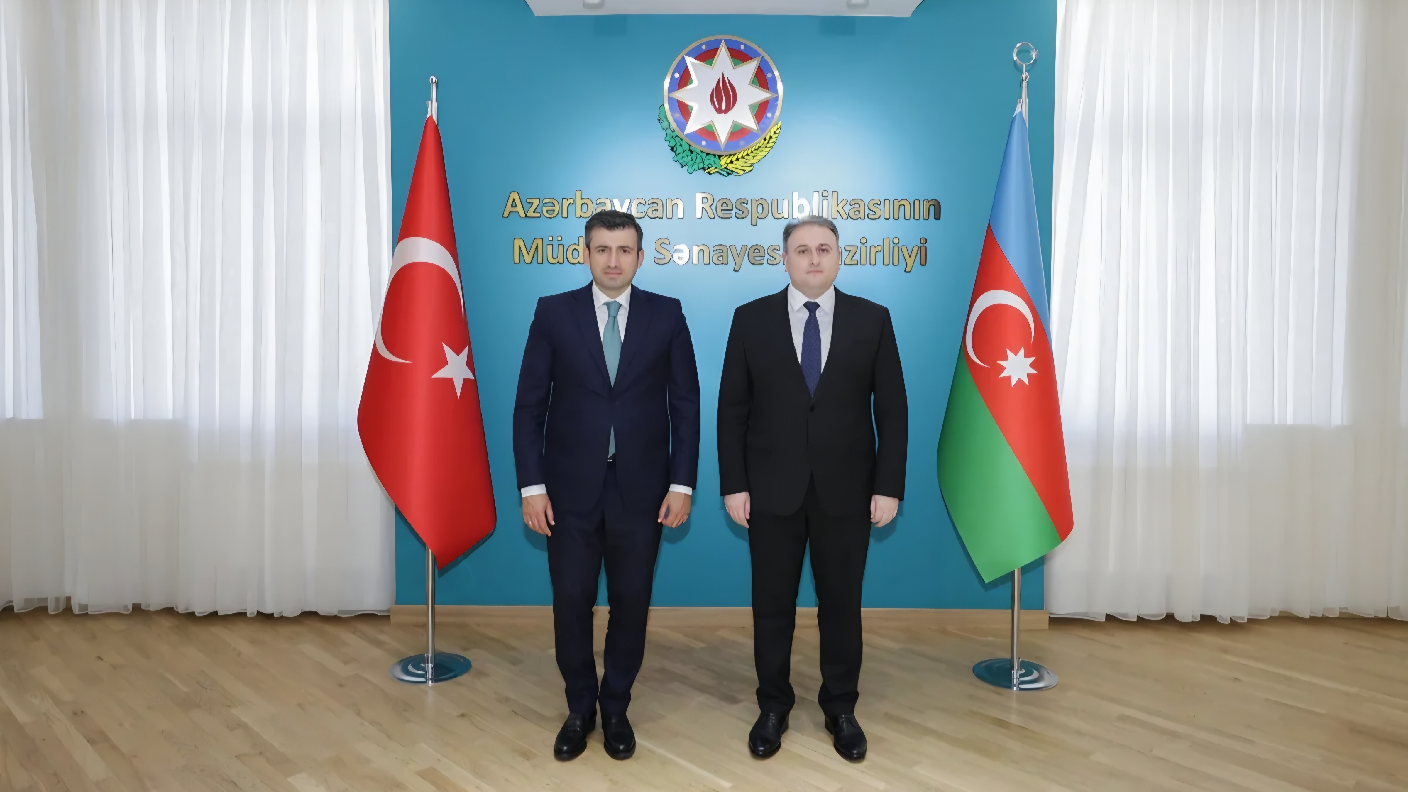 Vüqar Mustafayev "Baykar"ın rəhbəri Səlcuq Bayraktarla görüşüb