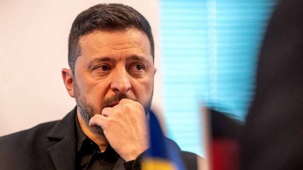 Zelenski Ukrayna hökumətini dəyişdirmək niyyətindədir