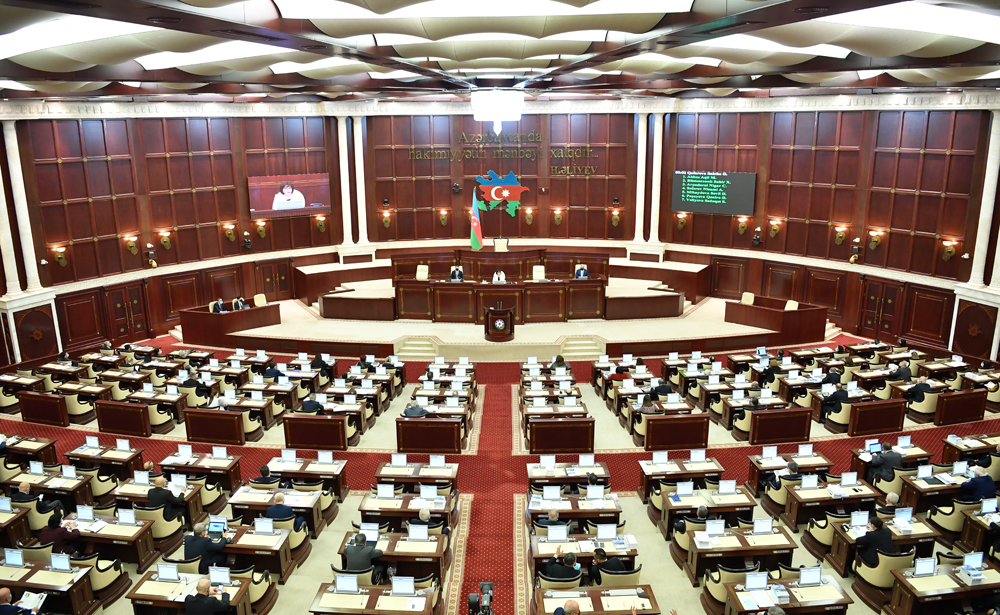 Parlament  İnzibati Xətalar Məcəlləsinə çoxsaylı dəyişiklikləri qəbul edib