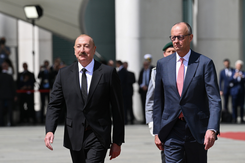  İlham Əliyev və Federal Kansler Fridrix Merts mətbuat konfransı keçirirlər 
