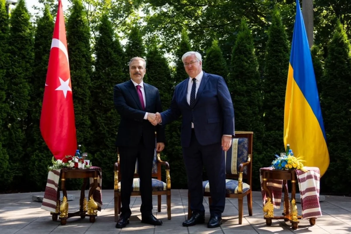 Hakan Fidan ukraynalı həmkarı ilə danışıb